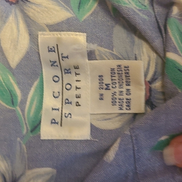 𝅺picone Sport | Button Floral Blouse - Picture 5 of 5